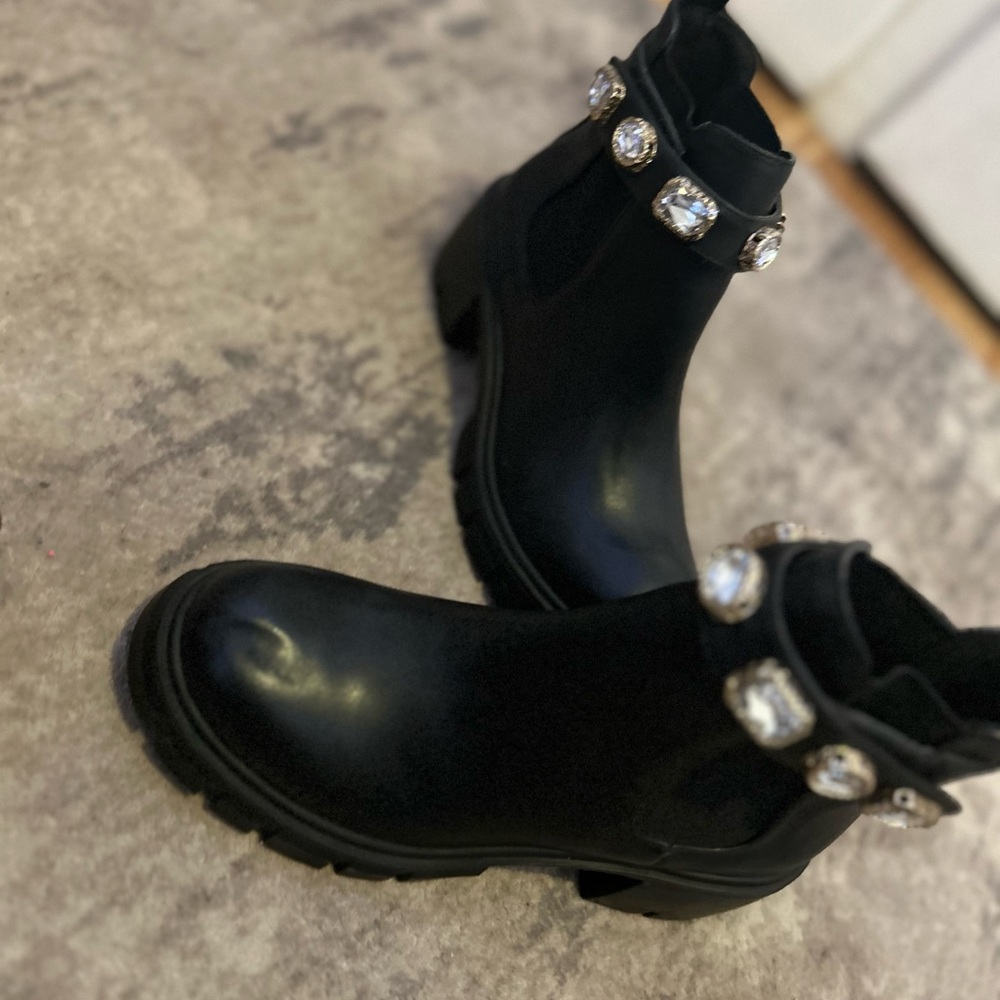Sleek Black Ankle Booties with Modern Design